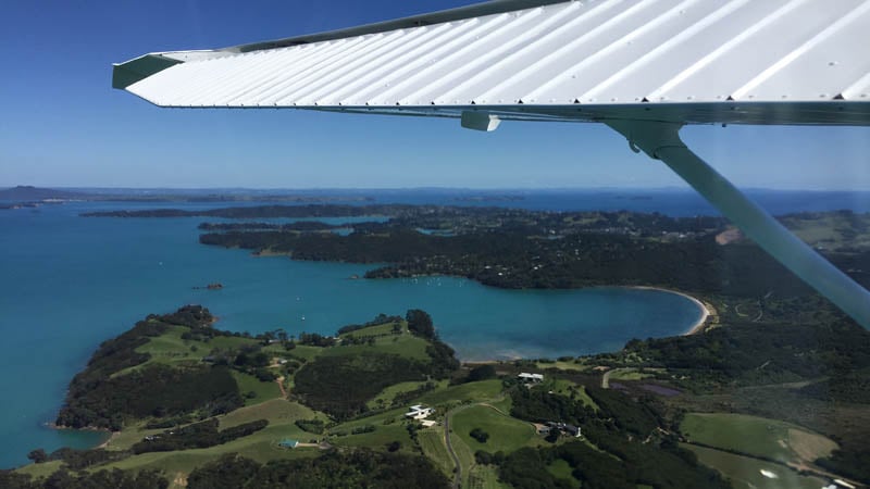 Buzz around Waiheke Island on a thrilling 25 minute scenic flight and truly appreciate the beauty of the Hauraki Gulf.